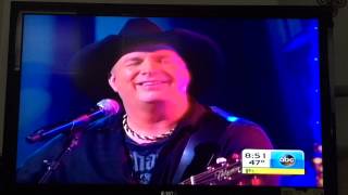 Garth Brooks &quot;It&#39;s Time To Meet Your Mom&quot;