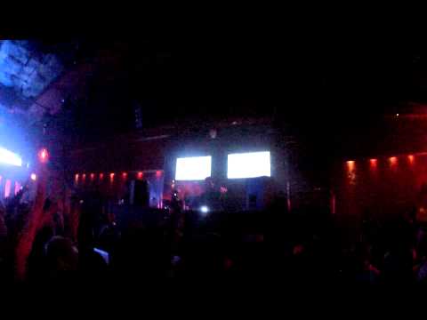 Coldharbour Night 2012 - KhoMha behind the decks WMC 2012 10/