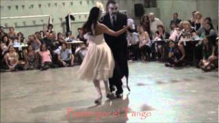 MARIANA FLORES EDUARDO CAPUSSI bailando PORTEÑA LINDA en la MILONGA DEL MORAN