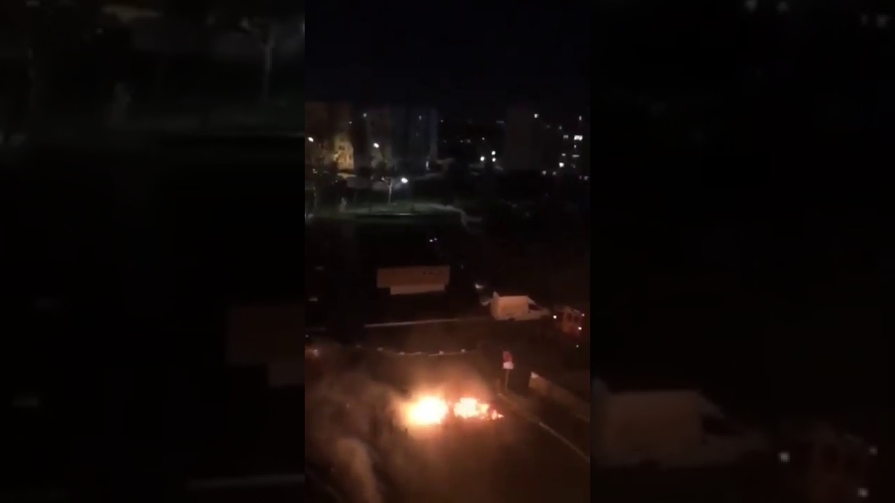 Watch video Le Franc-Moisin, Saint-Denis (93) tensions jeunes vs police durant le confinement COVID-19 Le Franc-Moisin, Saint-Denis (93) tensions jeunes vs police durant le confinement COVID-19