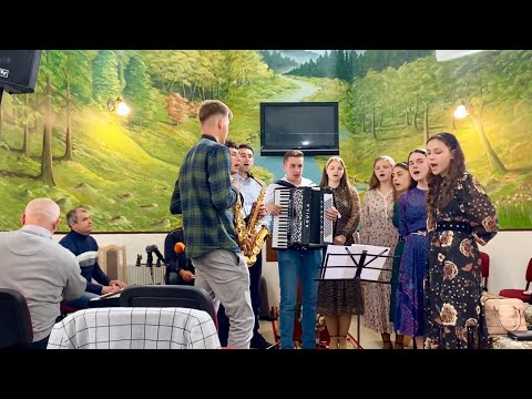 Curand Domnul Slavei va reveni/Sa cantam Maranata