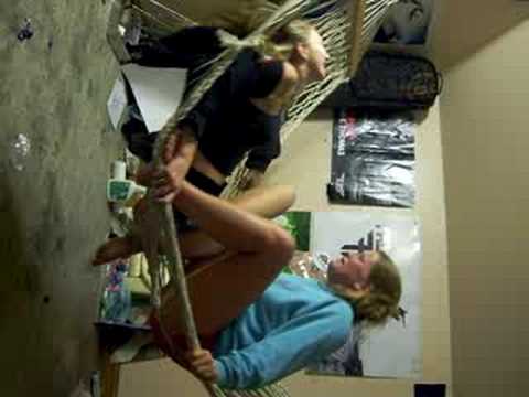 download lagu mp3 mp4 Peee, download lagu Peee gratis, unduh video klip Peee