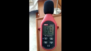 26 minuts gossos lladrant / 26 minutes barking dogs.