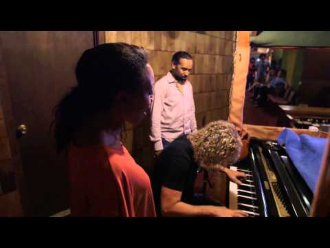 'The Story Of Memphis' - Memphis Trip Featurette