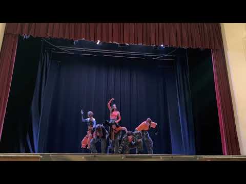 (DMC  Munich 2022) EVERGLOW (에버글로우) - FIRST Dance Performance (Hal0Queens)