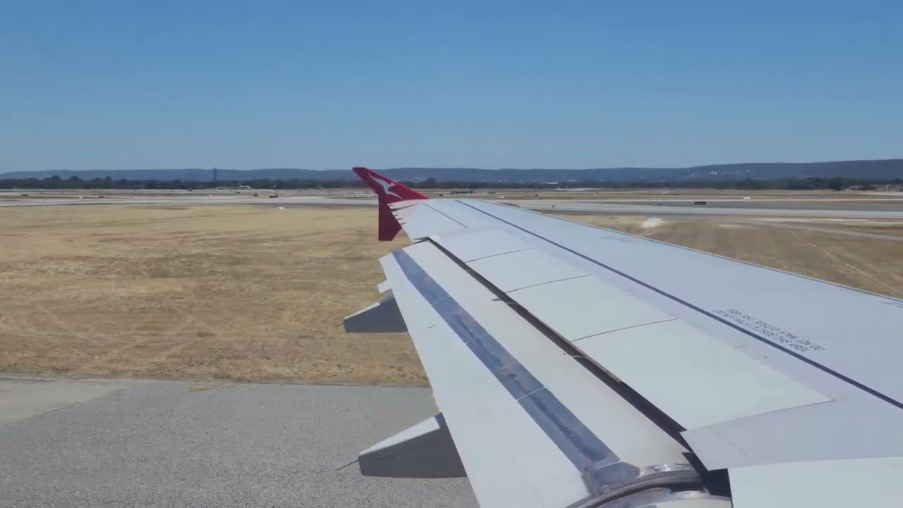 Qantas Airways The Qantas Club thumbnail