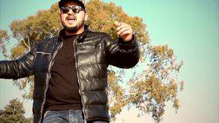 YEZZI KFEYA.      Amir Lbooba  (intro)