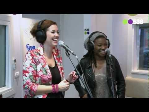 Gerrie van Dijk-Dantuma & Leona Philippo - Always There (live bij Evers Staat Op)