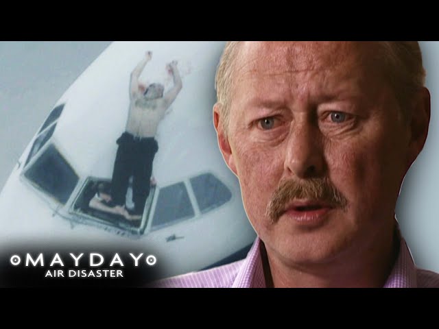 The Captain That Got Stuck Outside Of The Plane! | Blow Out | FULL EPISODE | Mayday: Air Disaster SDDEFAULT Thumbnail