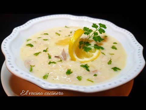 Sopa de pollo y limón