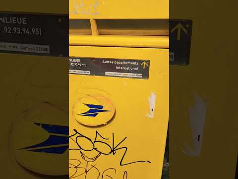 How to mail an international postcard #tripplanning #traveltipsandtricks #postcard #firsttimeflyer