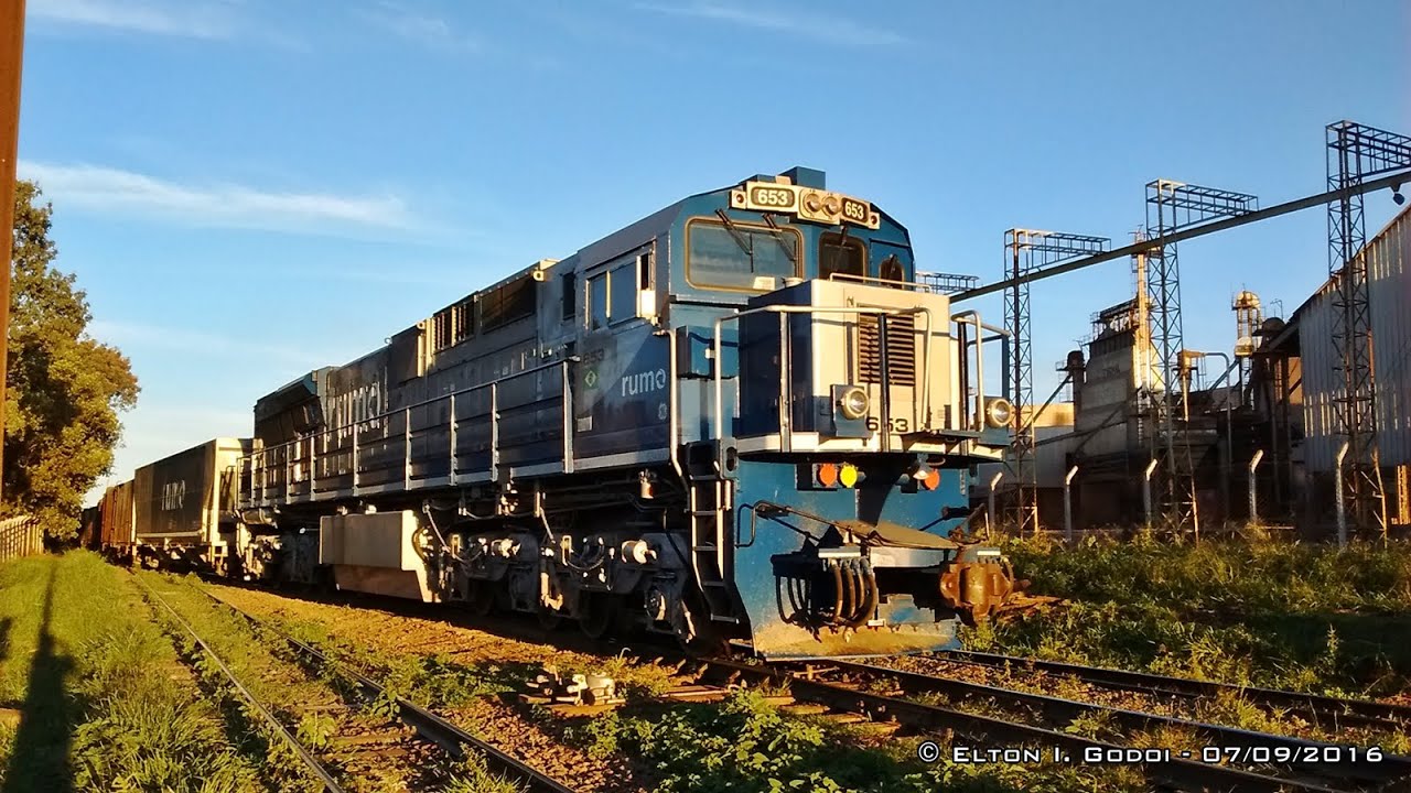 Locomotiva ES43BBi rumo manobrando vagões carregados do terminal da Bunge em Maringá