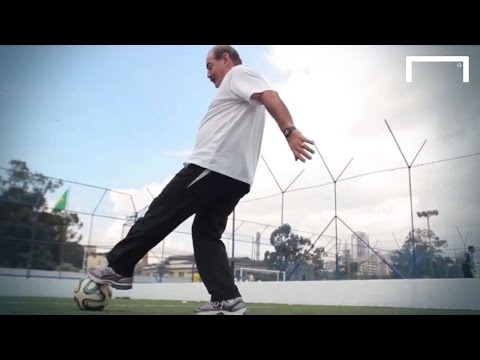 He's still got it! Rivelino shows off his 'elastico'