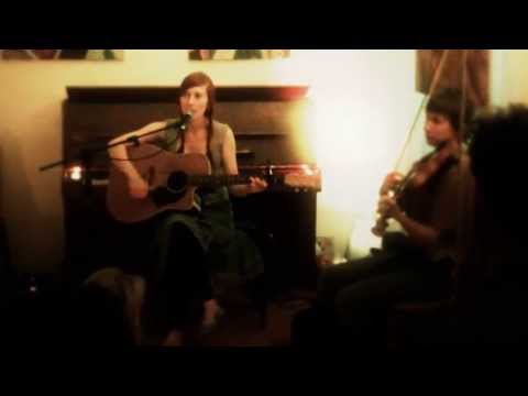 Fan Video Emaline Delapaix Pomegranate Live @ Playing with Eels Berlin w/ Violinist Eva Cottin 2013