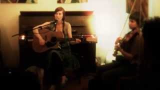 Fan Video Emaline Delapaix Pomegranate Live @ Playing with Eels Berlin w/ Violinist Eva Cottin 2013
