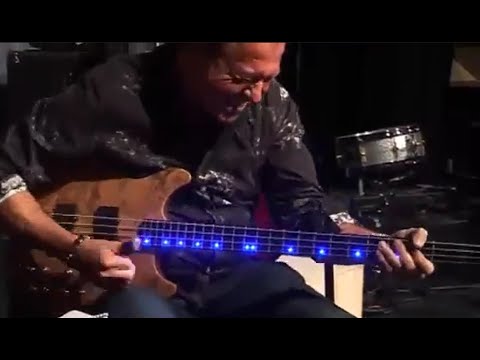 Mark King Interview -Bass playing secrets-