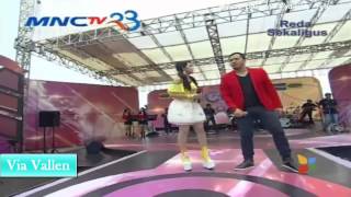 Download lagu VIA VALLEN & SAIPUL JAMIL - ADUHAI OM SERA LIVE GENTARA MNCTV 2014 mp3 Download lagu VIA VALLEN & SAIPUL JAMIL - ADUHAI OM SERA LIVE GENTARA MNCTV 2014 mp3