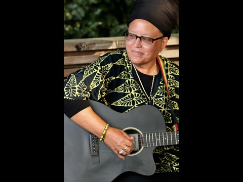 Sister Julie 2022 random tracks from "Heart feel it"