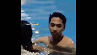 Download lagu Wanita viral di kolam pun jadi #shorts mp3