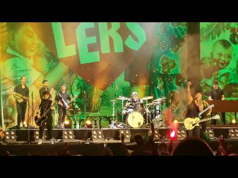 Videoclip de Held in unserer Mitte (Live) — Broilers