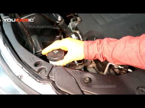 2014–2019 Toyota Highlander – Add Windshield Washer Fluid