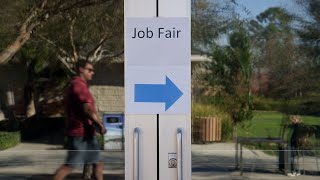 US Jobless Claims Unexpectedly Tumble to 198,000
