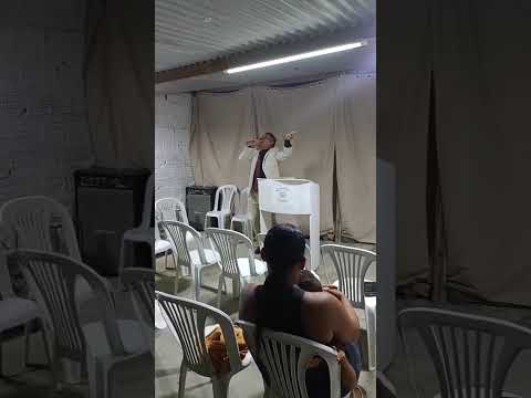 pregador da noite o pastor Marcos trovão de toritama.pe  eita glória a Deus que culto abençoado foi