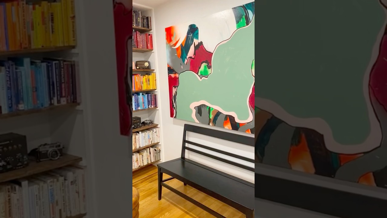 Is there a CORRECT way to hang our painting?? 🖼️ #artwork #homedecor #home #interiordesign #diy