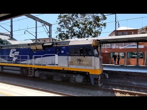 Australia's freight trains: one of the longest in the world: It can range from 1.5km to 2.5km