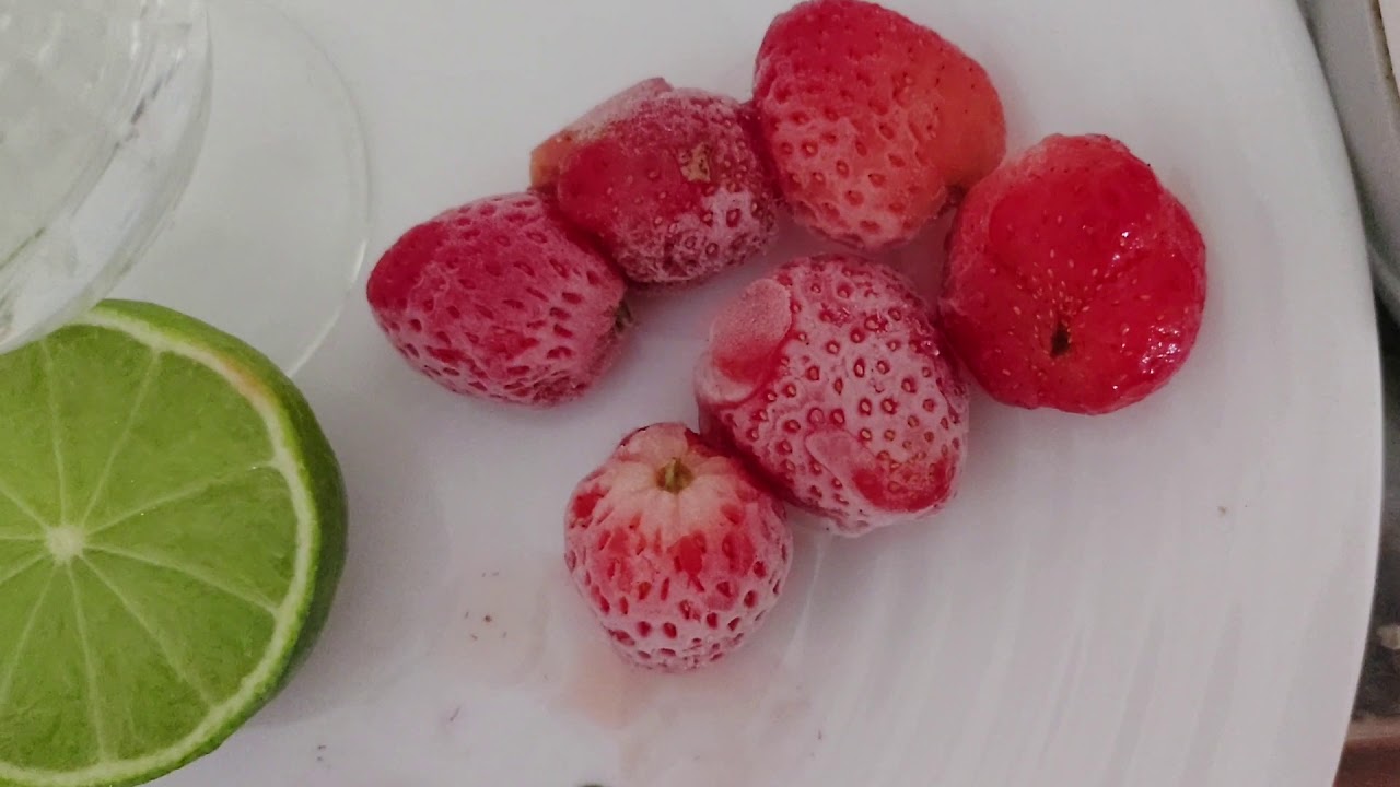 Suco Detox de Morango com Limão!
