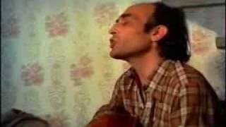 Chicho Sánchez Ferlosio canta "Hay una lumbre en Asturias