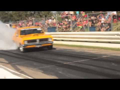 'OLD 671' Holden Burnout, 2014 All Holden Day