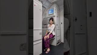 Download lagu KakDara, si Pramugari Cantik Batik Air Prepare For Landing mp3