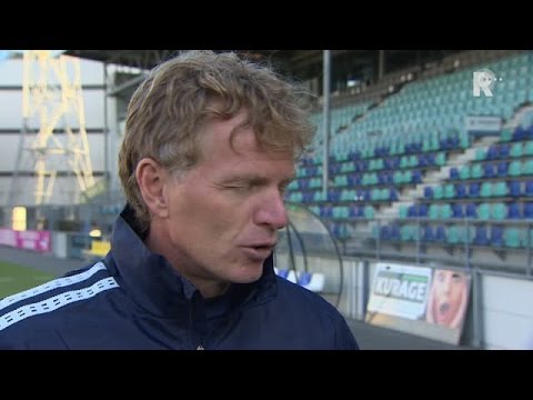 Trainer Fons Groenendijk baalt van de nederlaag