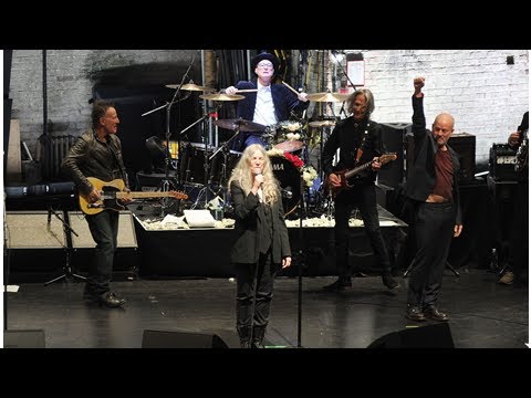 Check out Bruce Springsteen & Michael Stipe joining Patti Smith onstage