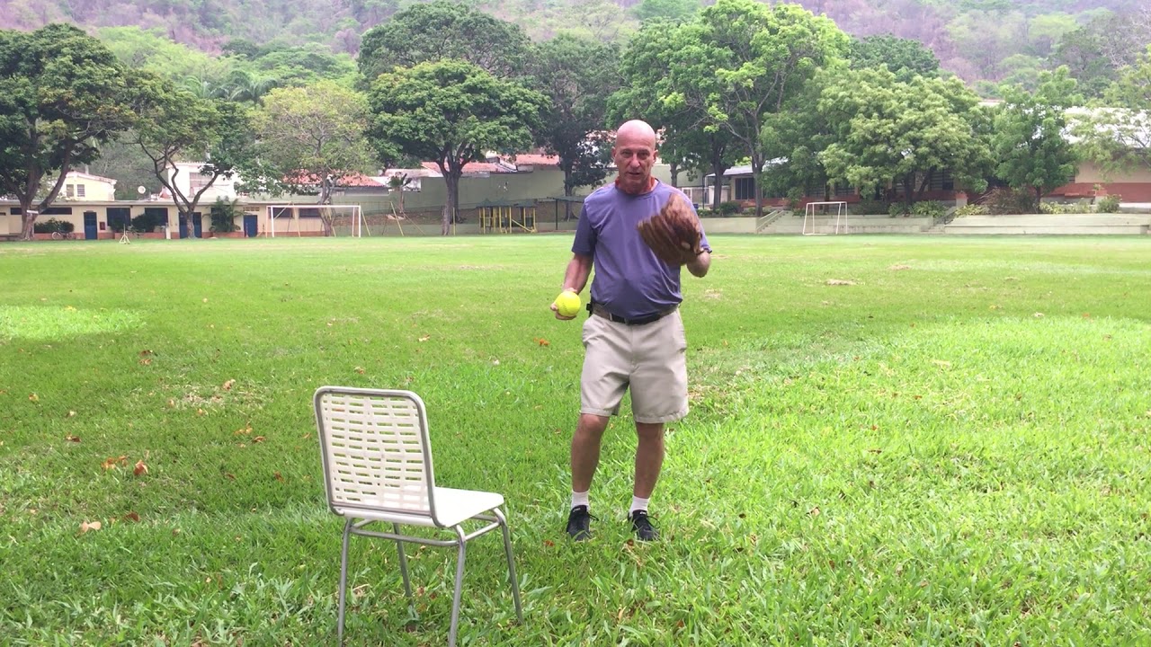 Damasio's underhand throw