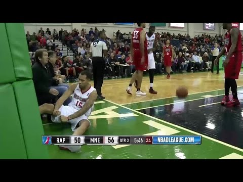 Davion Berry's acrobatic finish