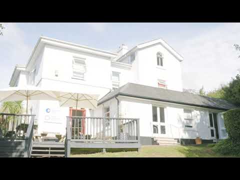 International House Torquay school photo