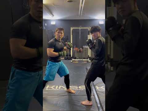 横からの攻撃でガードが開いたら…真っ直ぐ下から顎を蹴ろう #mma #総合格闘技 #空手 #jiujitsu #打撃 #kickboxing #boxing #jiujitsu #muaythai
