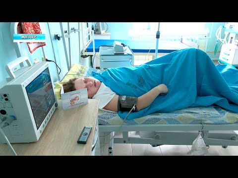 Мозырские акушеры помогли появиться на свет маленькому украинцу видео