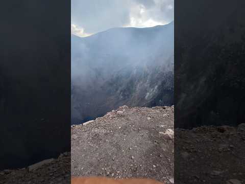 Asi se  ve el cráter del Telica de cerca 👀 • Naturaleza extrema: Volcán Telica Nicaragua 🌋