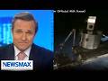 Greg Kelly reacts to the air leak in space