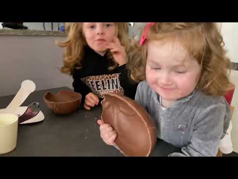 Apriamo l’uovo di #chiaraferragni #specialedition #uovodipasqua