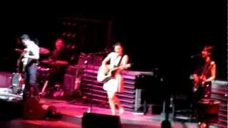 Dia and Meg Frampton - Good Boy (HD Live)