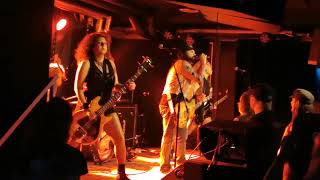 Nashville Pussy - Gonna Hitchhike Down To Cincinatti And Kick The Shit Outta Your Drunk Daddy