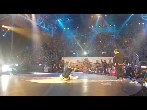Menno VS Taisuke - Red Bull BC One World Final 2014 Paris