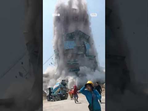 فيديو | لحظة انهيار برج وتراقص بنايات في زلزال مدمر بميانمار وتايلاند