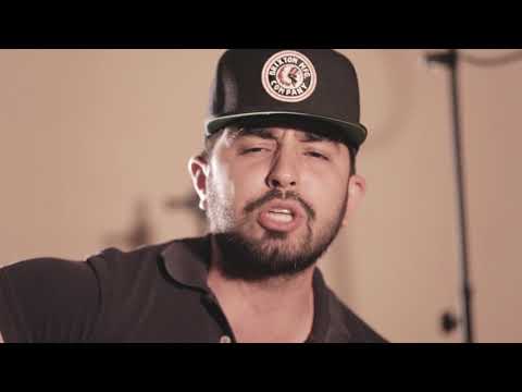 Joss Favela - Afuera Está Lloviendo (Live Session)