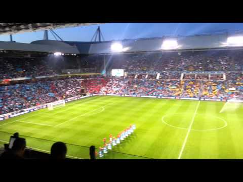 Jubileumwedstrijd PSV: Opkomst spelers + sfeeractie