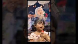 Download lagu fauzana VS anak ❗Tungkek mambaok Rabah #shorts mp3 Download lagu fauzana VS anak ❗Tungkek mambaok Rabah #shorts mp3